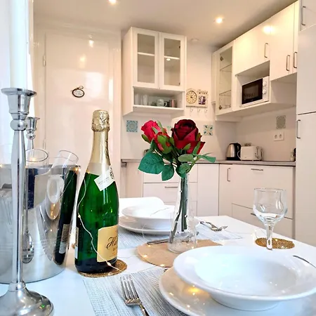 Comfortable Flat Next Parliament Apartment *